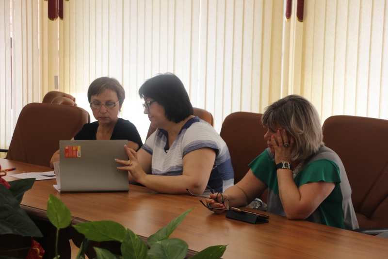 Учащиеся платных школ и колледжей могут получить право на социальные проездные