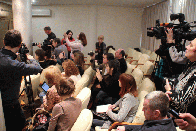 Олег Табаков положился на следствие в деле экс-руководителя ТЮЗа Райкова