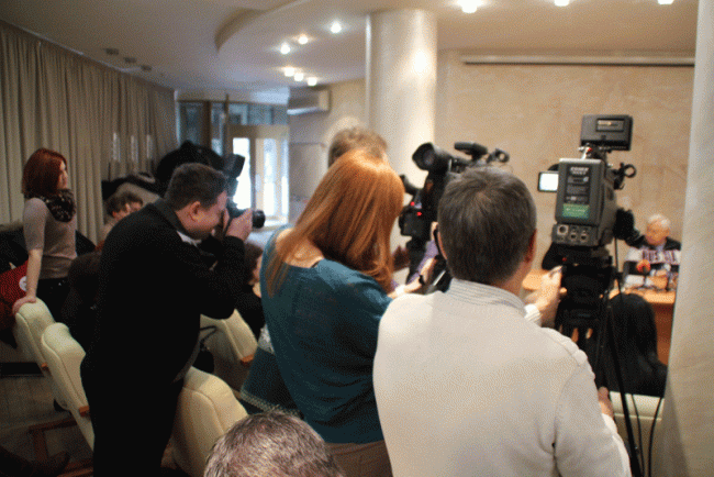 Олег Табаков положился на следствие в деле экс-руководителя ТЮЗа Райкова