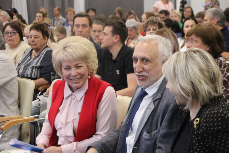 Новым президентом «Саратовских страданий» стал режиссер Николай Досталь