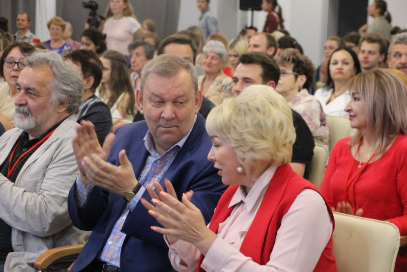 Новым президентом «Саратовских страданий» стал режиссер Николай Досталь