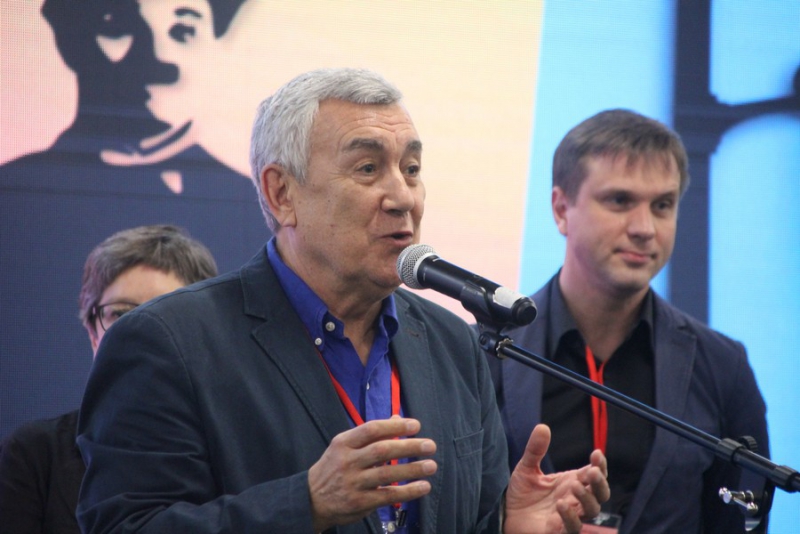 Новым президентом «Саратовских страданий» стал режиссер Николай Досталь