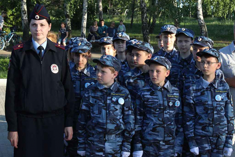 В Саратове проходит слет «Юный друг полиции» с участием тысячи школьников