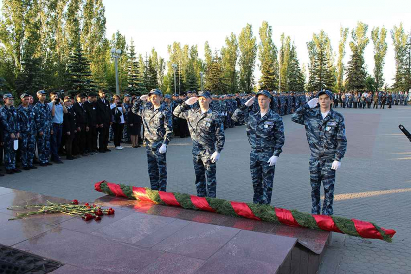 В Саратове проходит слет «Юный друг полиции» с участием тысячи школьников