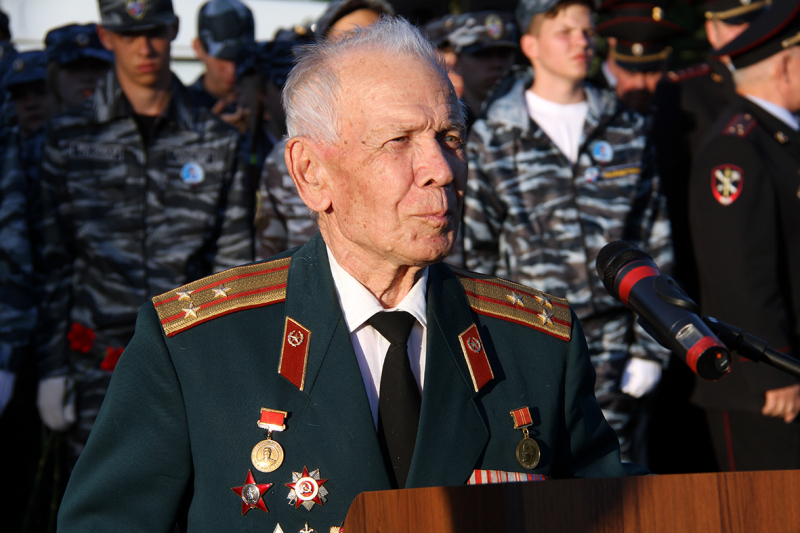 В Саратове проходит слет «Юный друг полиции» с участием тысячи школьников