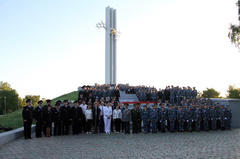 В Саратове проходит слет «Юный друг полиции» с участием тысячи школьников