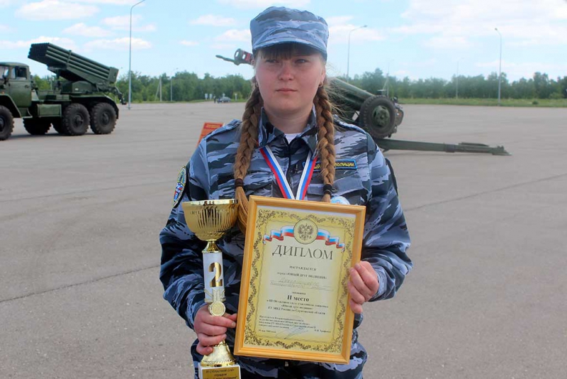 Саратовский слет «Юный друг полиции» завершили на военном полигоне