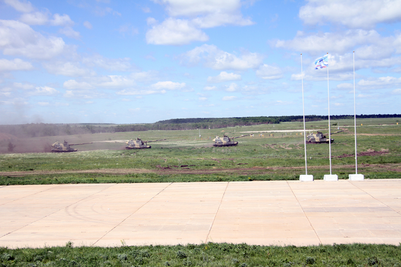 Саратовский слет «Юный друг полиции» завершили на военном полигоне