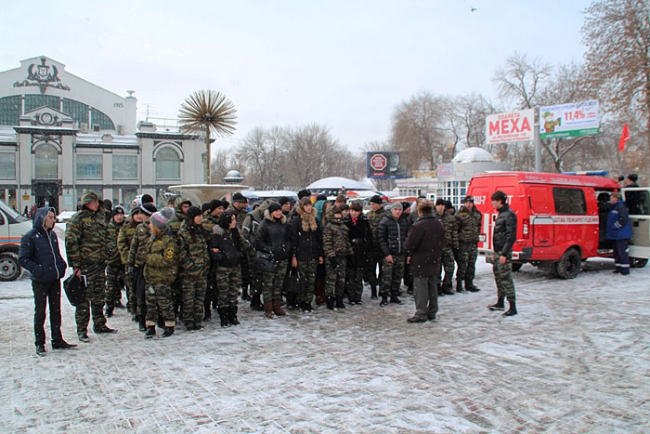 Директор цирка Кузьмин недоволен убедительностью своего кассира при «пожаре»