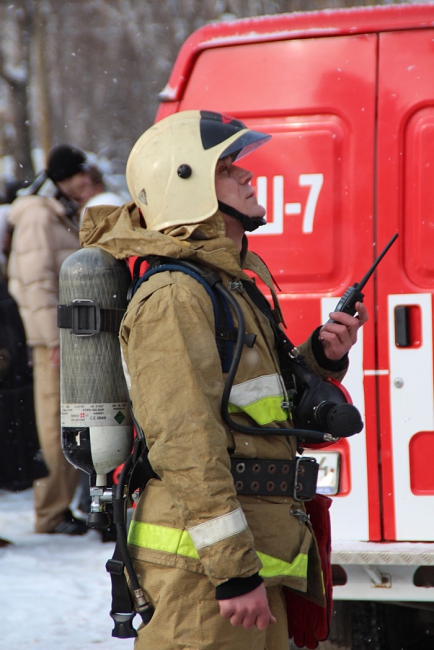 Директор цирка Кузьмин недоволен убедительностью своего кассира при «пожаре»