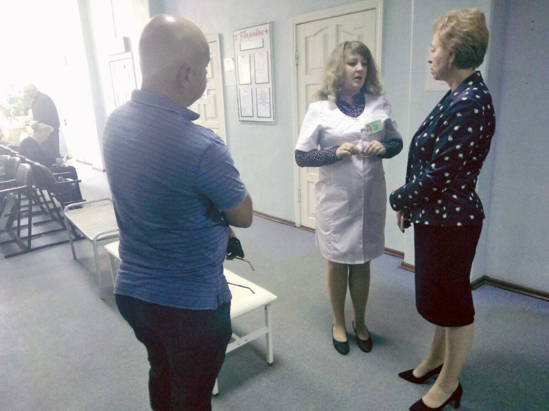 Министр Мазина не нашла «очередей за инсулином» в саратовской поликлинике