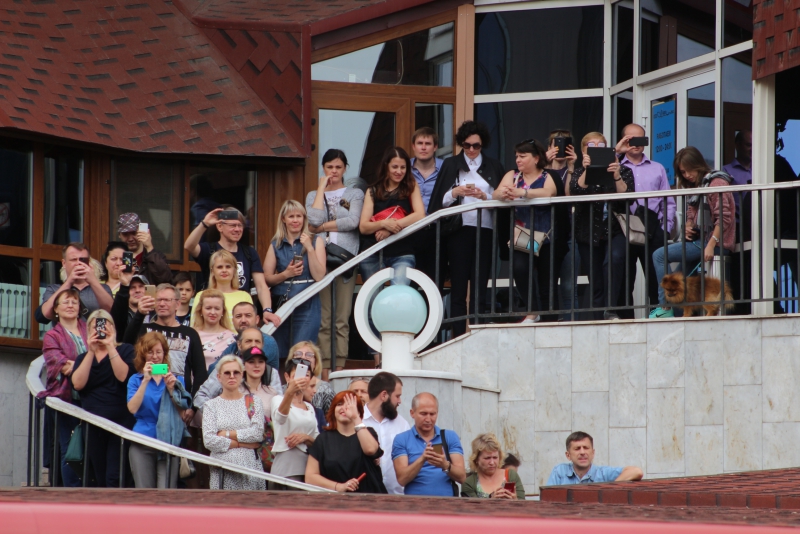 Сотни саратовцев пришли на бесплатный концерт Бориса Гребенщикова