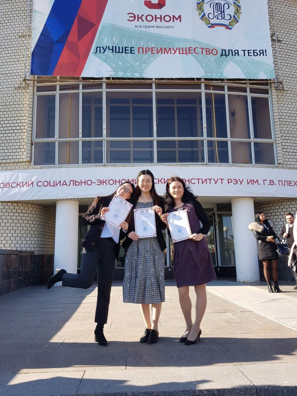 Иностранные студенты делятся впечатлениями об обучении по специальной программе в Экономе