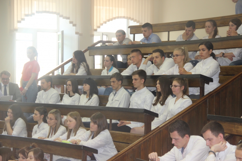 Володин пожелал студентам-медикам вернуться работать в родные районы