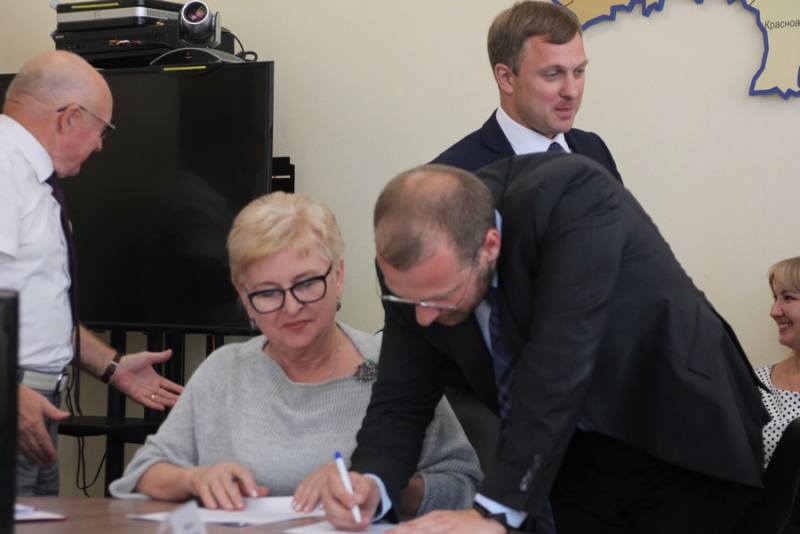 Новым секретарем областного избиркома стал Александр Милованов