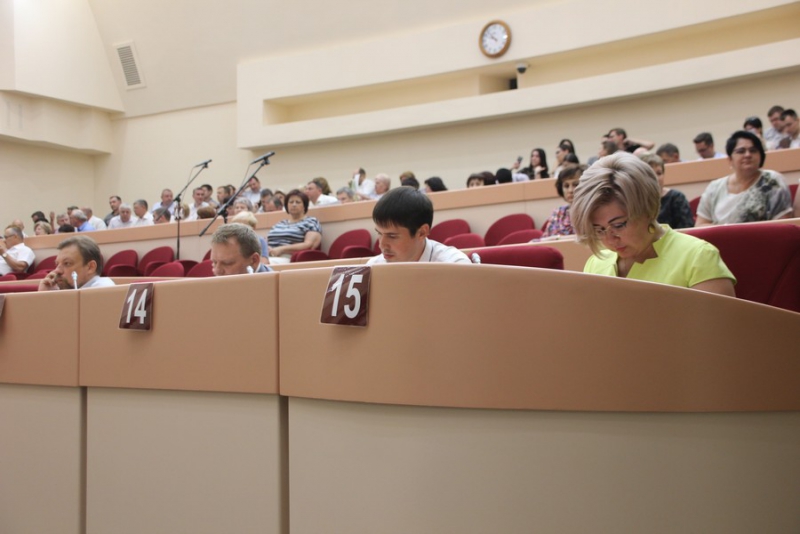 Министр Мазина: Нам стыдно за ржавые машины «скорой помощи»