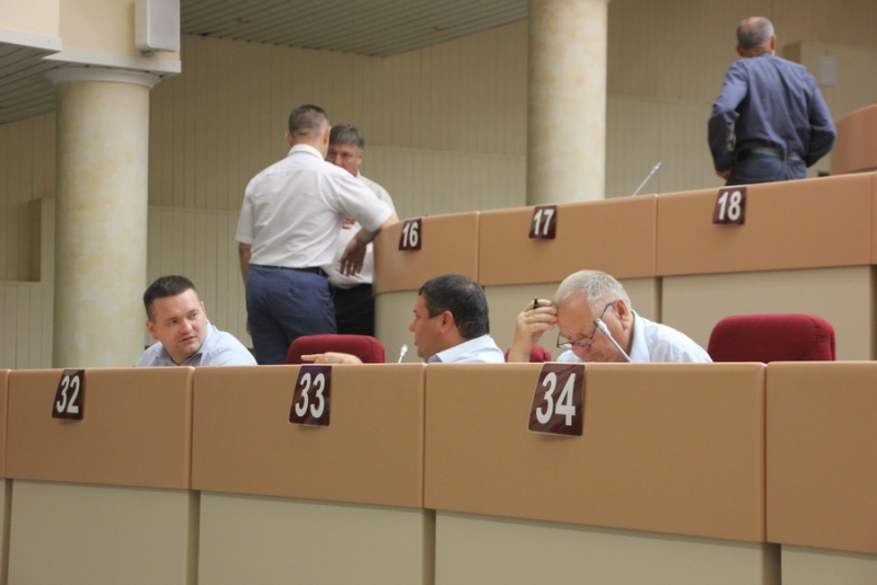 Министр Мазина: Нам стыдно за ржавые машины «скорой помощи»