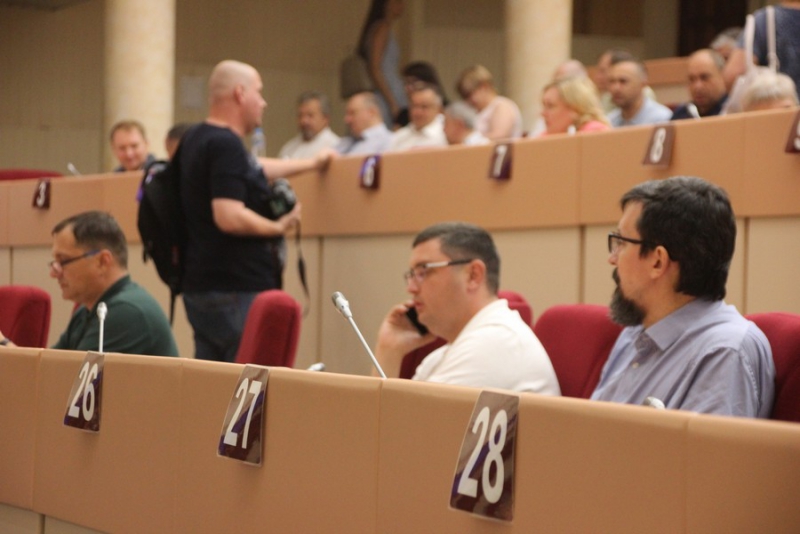 Министр Мазина: Нам стыдно за ржавые машины «скорой помощи»