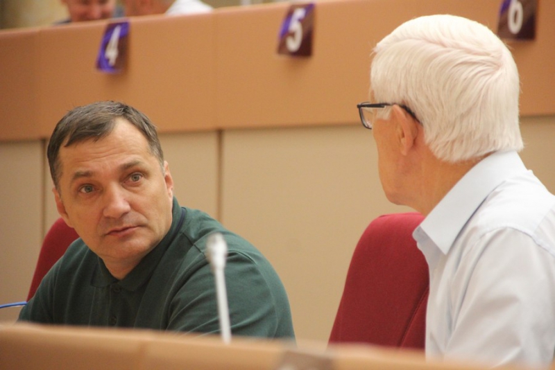 Министр Мазина: Нам стыдно за ржавые машины «скорой помощи»