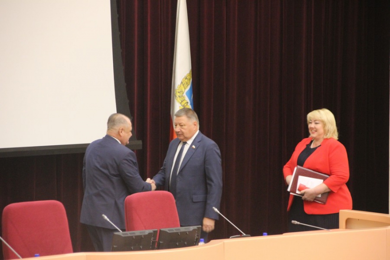 Министр Мазина: Нам стыдно за ржавые машины «скорой помощи»