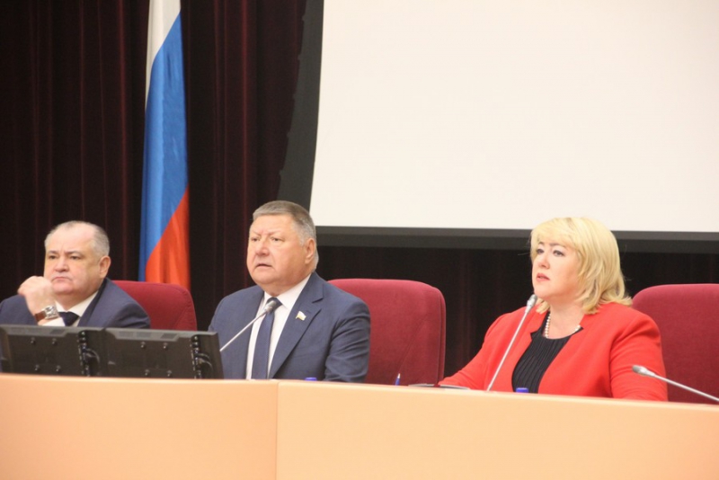 Министр Мазина: Нам стыдно за ржавые машины «скорой помощи»