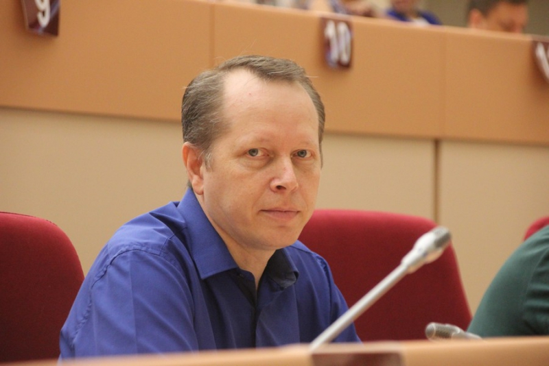 Министр Мазина: Нам стыдно за ржавые машины «скорой помощи»