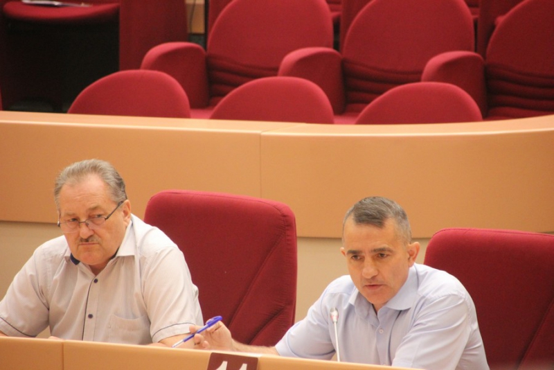 Министр Мазина: Нам стыдно за ржавые машины «скорой помощи»