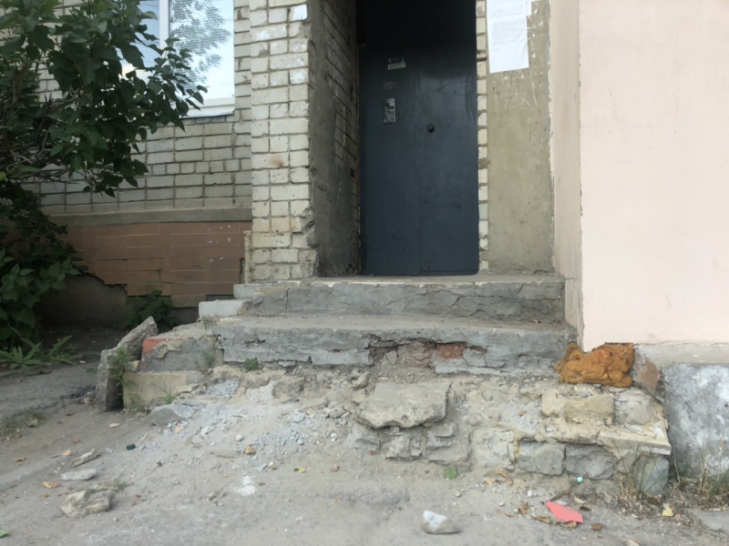 Жительница дома на Белоглинской пожаловалась на клопов и отсутствие горячей воды