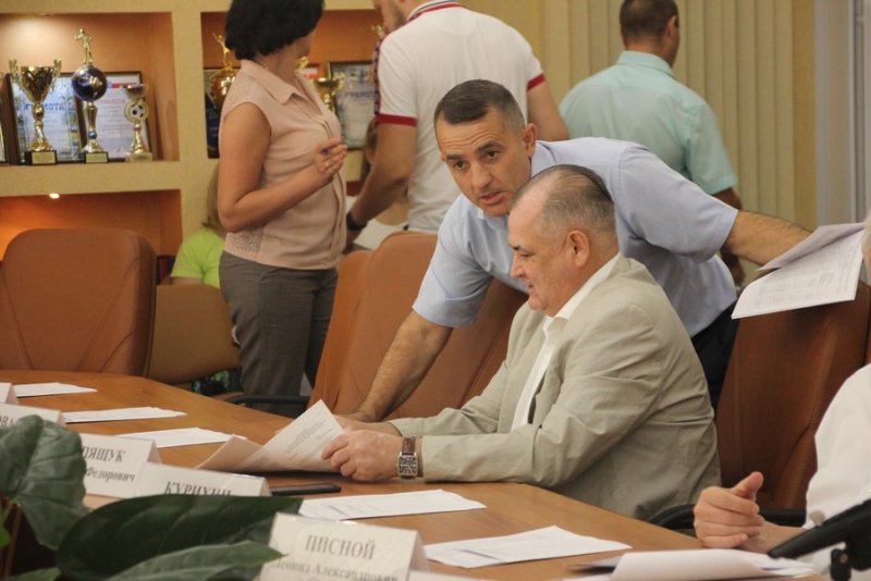 В Саратове до сих пор не объявили конкурс на благоустройство проспекта Кирова