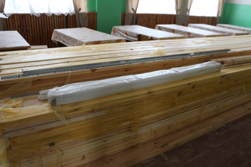 Депутат Рогожин обеспокоен темпами ремонта школьного спортзала в Липовке в рамках нацпроекта