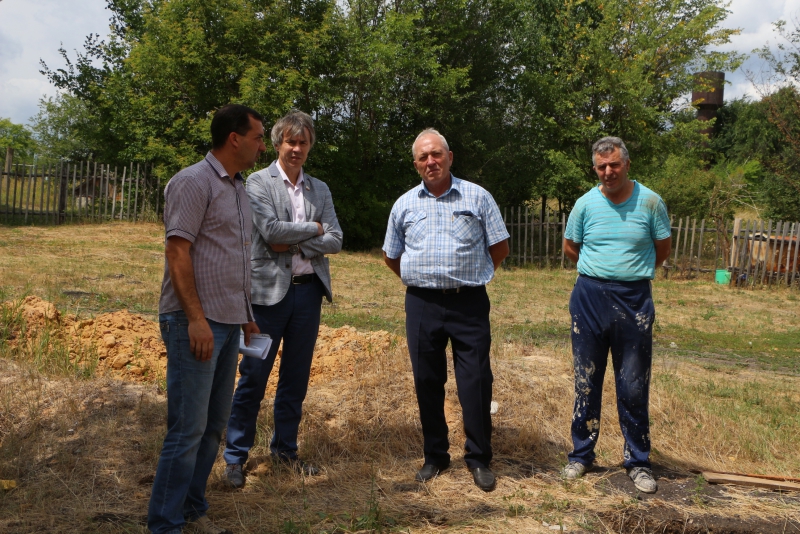 Депутат Рогожин обеспокоен темпами ремонта школьного спортзала в Липовке в рамках нацпроекта