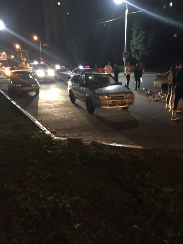 В Балакове поездка велосипедиста поперек дороги обернулась больницей