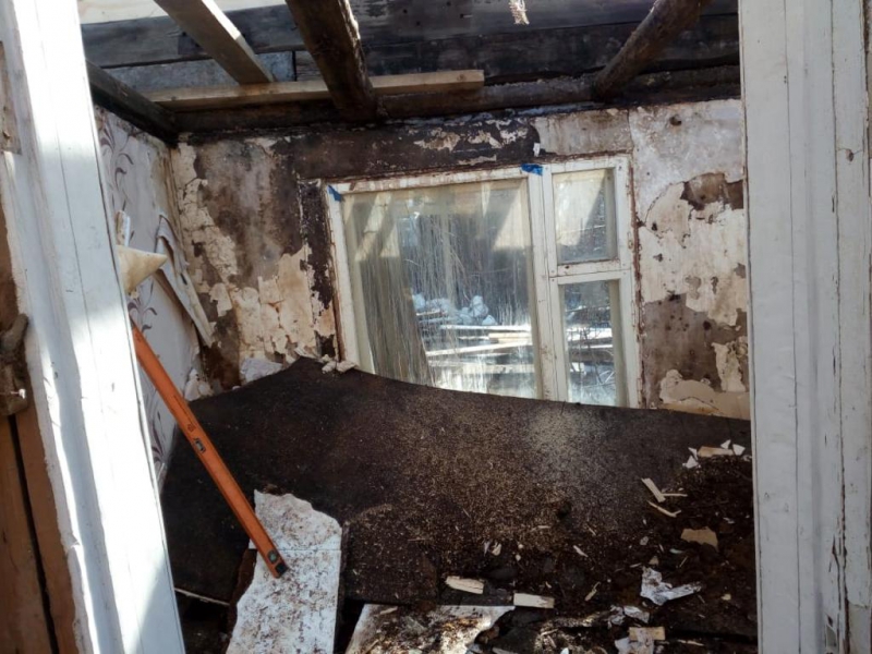 Областной депутат Воробьев восстановил сгоревший дом многодетной семье из Энгельса