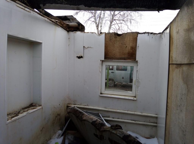 Областной депутат Воробьев восстановил сгоревший дом многодетной семье из Энгельса