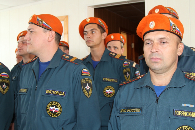 МЧС похвалилось пожарно-спасательным кораблем с системой водяной завесы