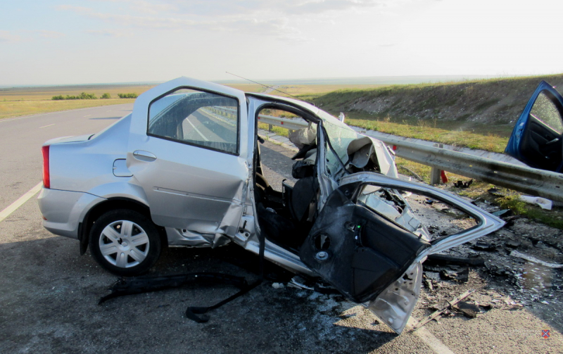 Под Волгоградом саратовец выжил в ДТП с тремя погибшими. Видео