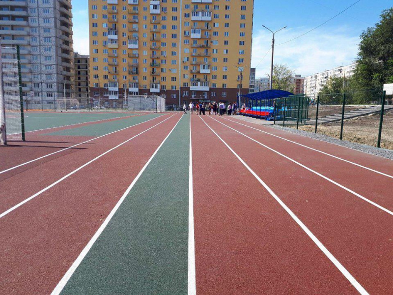 В Комсомольском поселке открыли новый спорткомплекс у школы