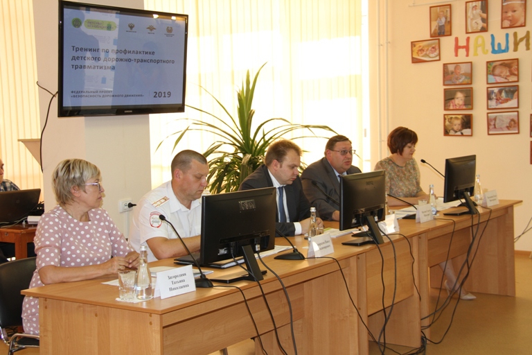 Саратовских мам будут учить правильно перевозить детей