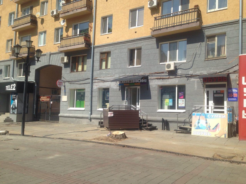 Проспект Кирова в пеньках, один квартал перекрыт