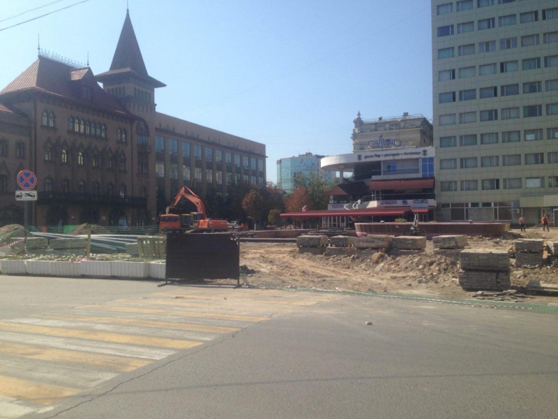 Проспект Кирова в пеньках, один квартал перекрыт