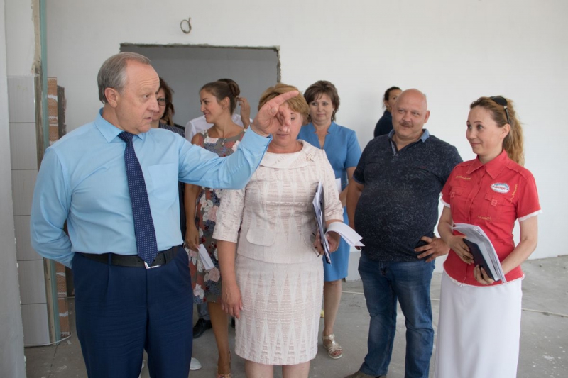 Грузчик на склад. Вакансии довольное. Редакция в довольном. Радаев в парке пугачев. Натальино.