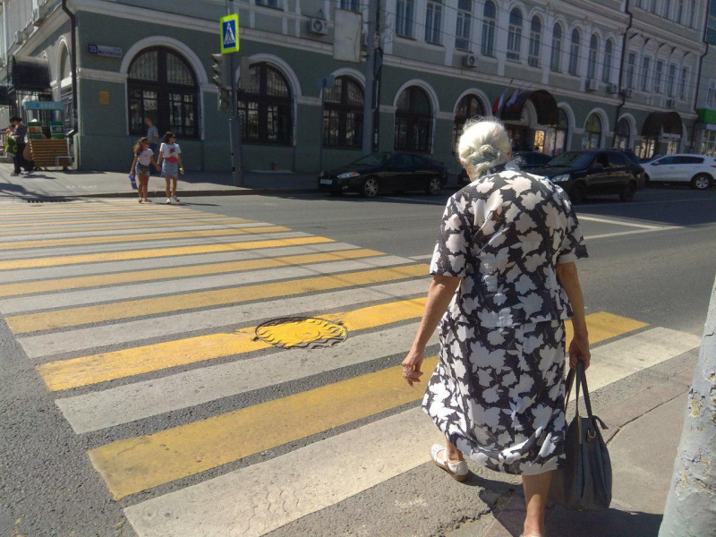 На центральном перекрестке Саратова второй день не работают светофоры