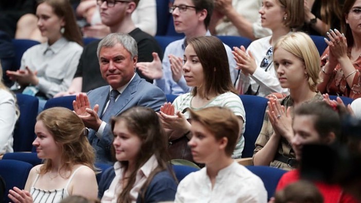 Володин предложил ущемленным студентам-художникам провести выставки в Саратове и Хвалынске
