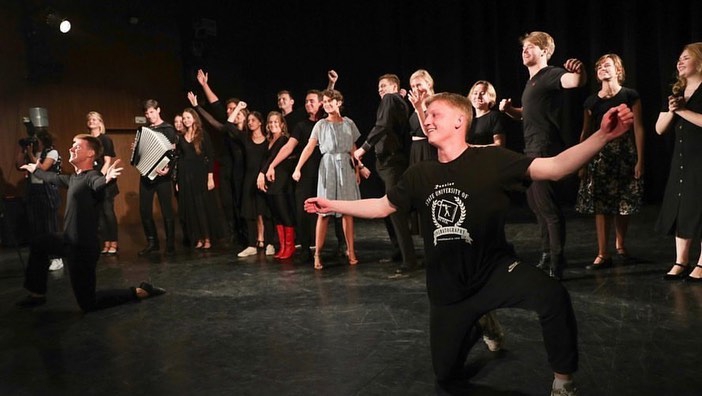 Володин предложил ущемленным студентам-художникам провести выставки в Саратове и Хвалынске