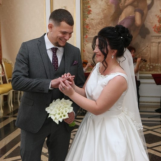 В Саратове 68 пар молодоженов вступили в брак в пятницу, 13-е. Среди них - Сергей Улегин