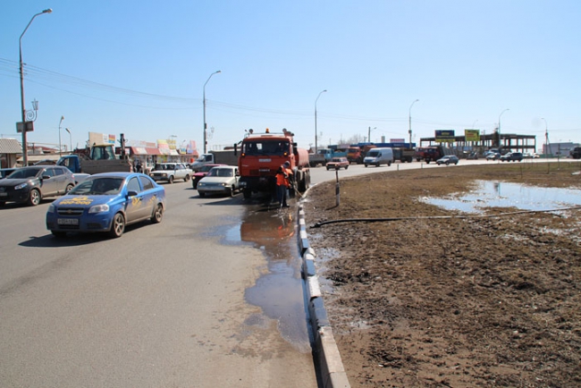 «Городские дороги плюс» показали, как нужно мыть бордюры