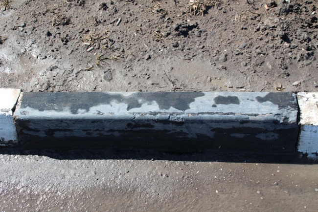 «Городские дороги плюс» показали, как нужно мыть бордюры