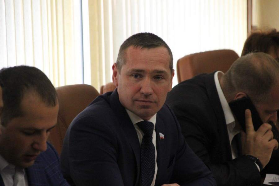 Депутат-коммунист выступил против бесконтрольного строительства башен в городах