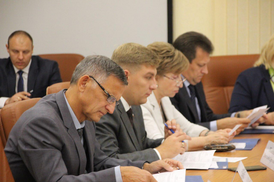 Депутат-коммунист выступил против бесконтрольного строительства башен в городах