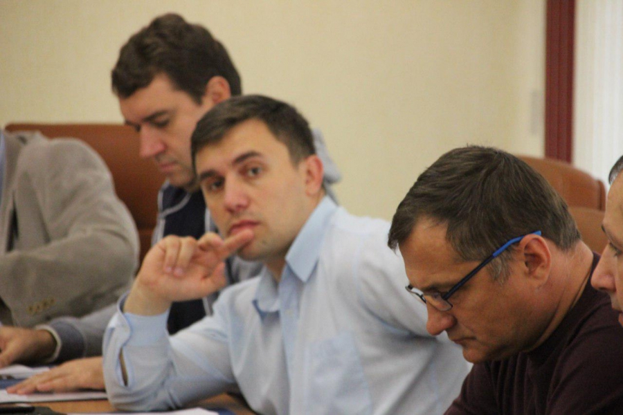 Депутат-коммунист выступил против бесконтрольного строительства башен в городах